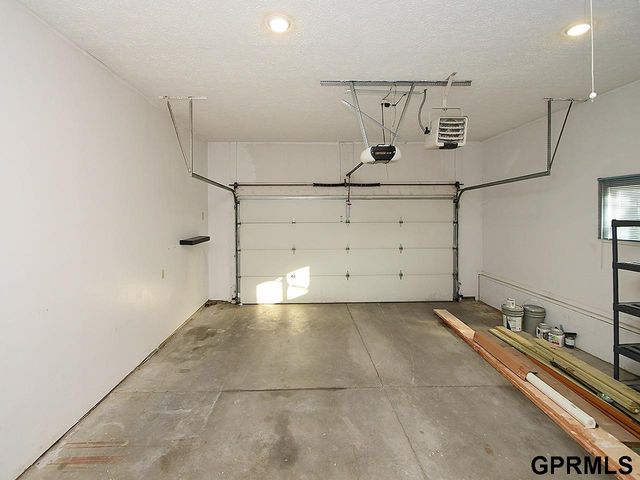 15065 Corby Street, Omaha, NE 68116