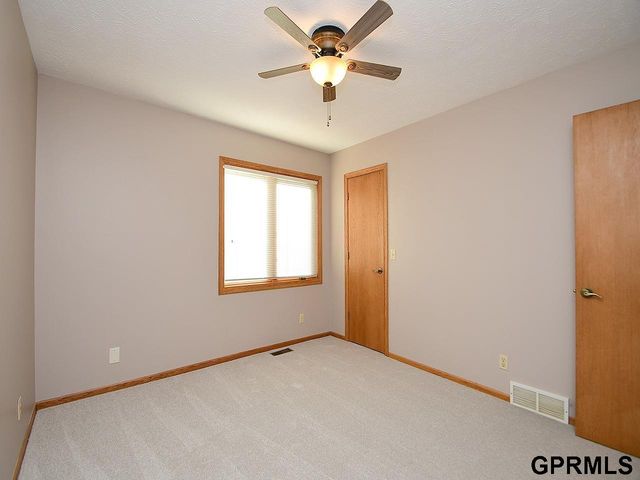 15065 Corby Street, Omaha, NE 68116