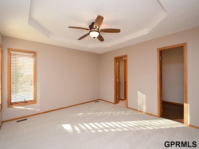 15065 Corby Street, Omaha, NE 68116