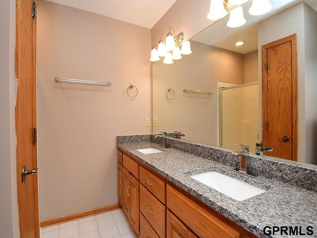 15065 Corby Street, Omaha, NE 68116