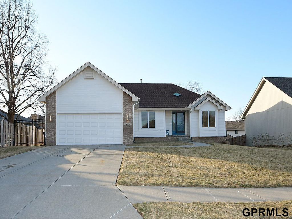 15065 Corby Street, Omaha, NE 68116