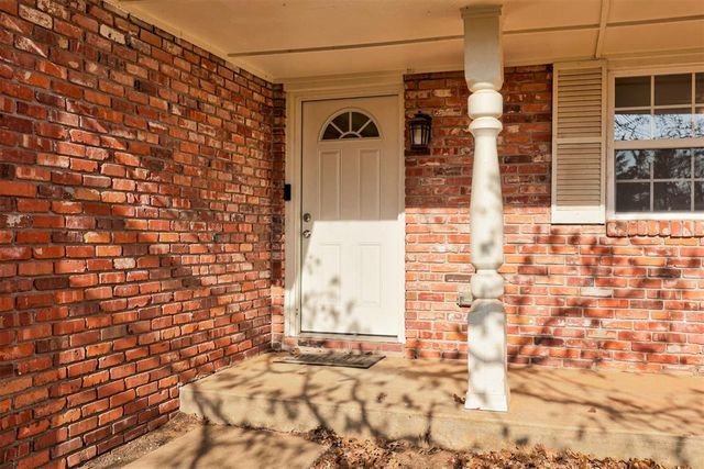 6601 Whispering Oak Drive, Edmond, OK 73034