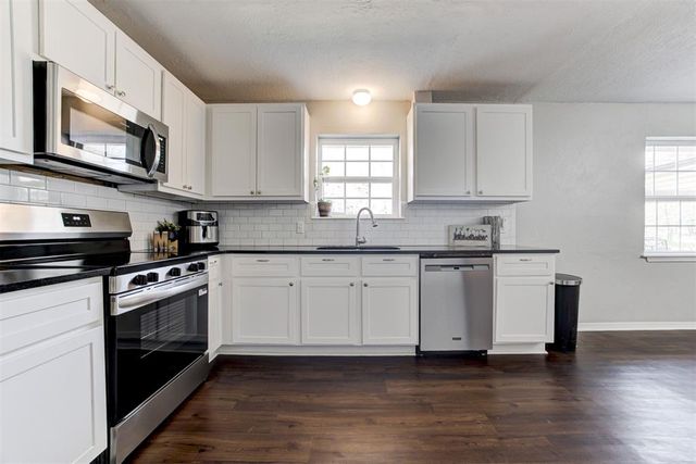 6601 Whispering Oak Drive, Edmond, OK 73034