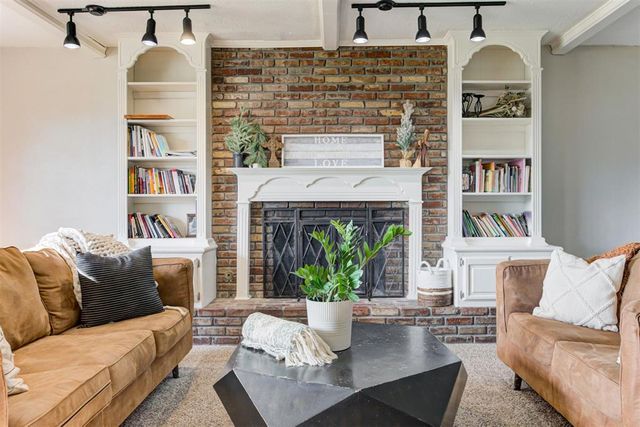 6601 Whispering Oak Drive, Edmond, OK 73034