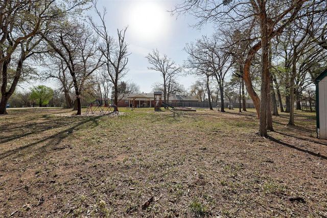 6601 Whispering Oak Drive, Edmond, OK 73034
