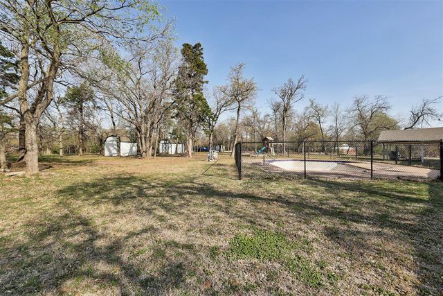 6601 Whispering Oak Drive, Edmond, OK 73034
