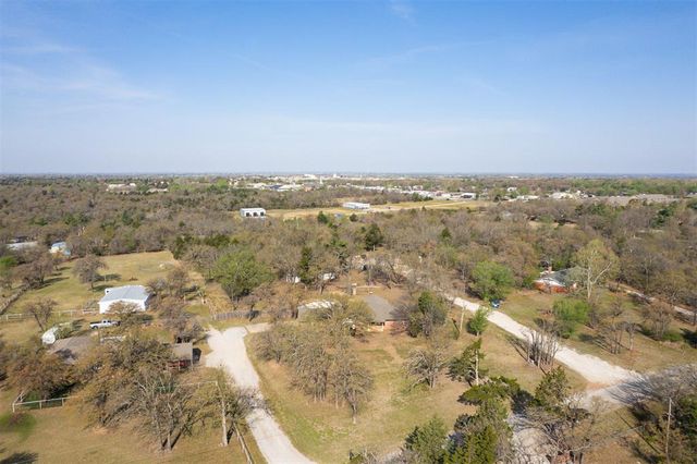 6601 Whispering Oak Drive, Edmond, OK 73034