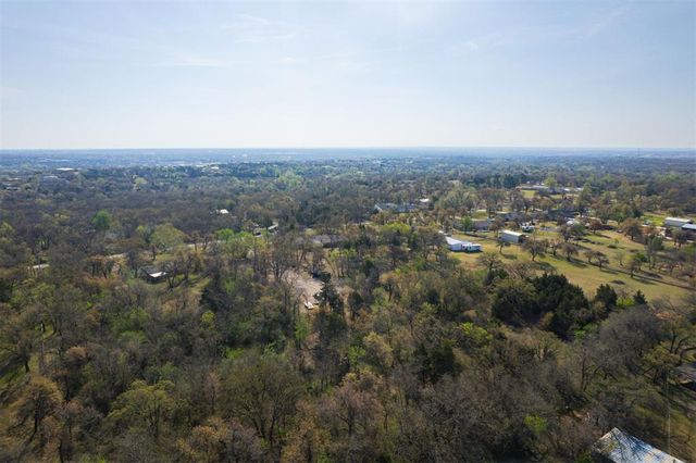 6601 Whispering Oak Drive, Edmond, OK 73034