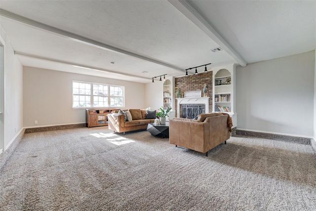 6601 Whispering Oak Drive, Edmond, OK 73034