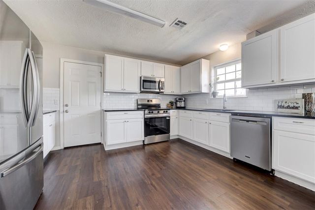 6601 Whispering Oak Drive, Edmond, OK 73034