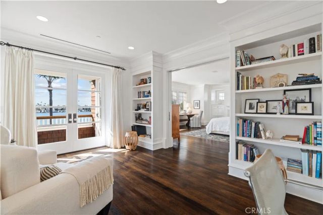 2411 Bayshore, Newport Beach, CA 92663
