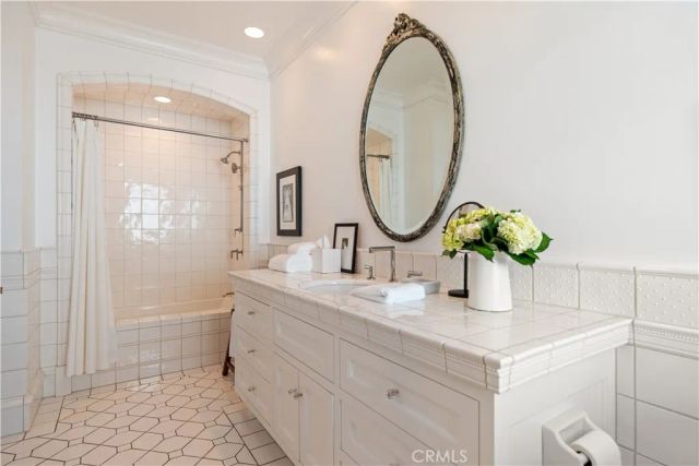 2411 Bayshore, Newport Beach, CA 92663