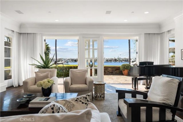 2411 Bayshore, Newport Beach, CA 92663