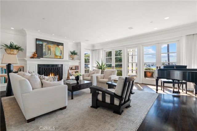 2411 Bayshore, Newport Beach, CA 92663