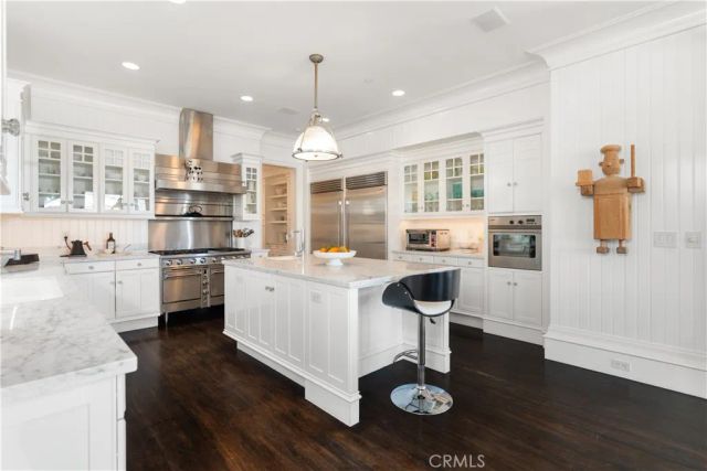 2411 Bayshore, Newport Beach, CA 92663