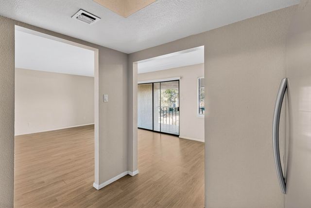 921 Country Club Drive SE APT H, Rio Rancho, NM 87124