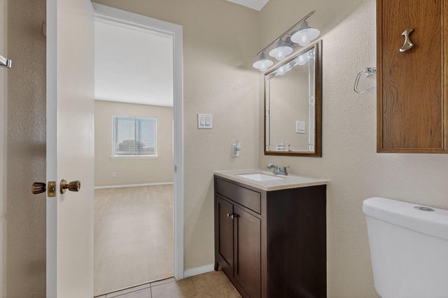 921 Country Club Drive SE APT H, Rio Rancho, NM 87124