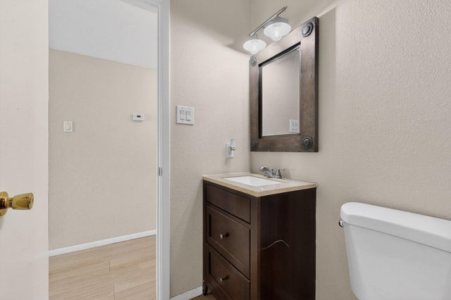 921 Country Club Drive SE APT H, Rio Rancho, NM 87124