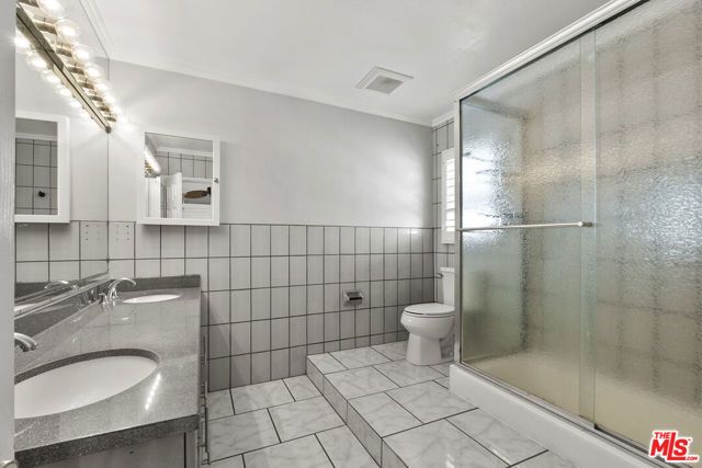 745 Oxford Avenue, Marina Del Rey, CA 90292