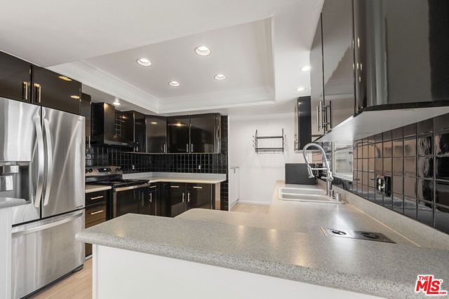 745 Oxford Avenue, Marina Del Rey, CA 90292