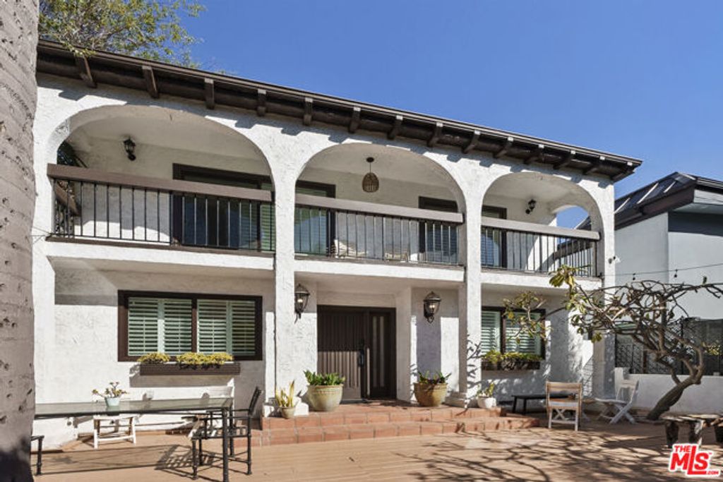 745 Oxford Avenue, Marina Del Rey, CA 90292