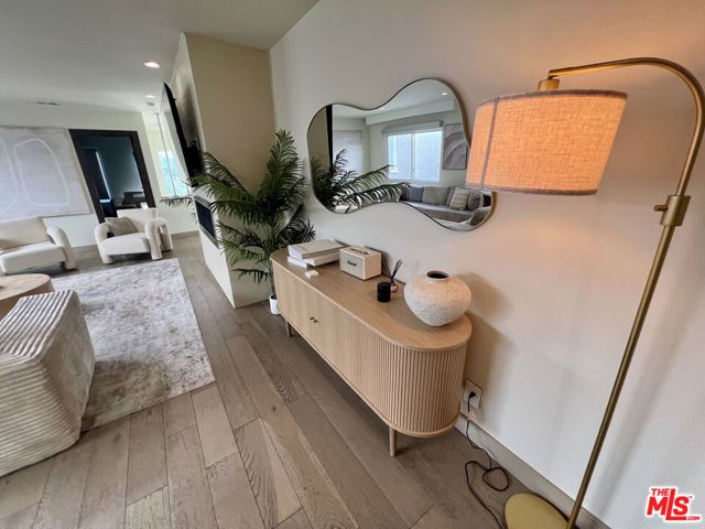 3943 Fredonia Drive ., Los Angeles, CA 90068