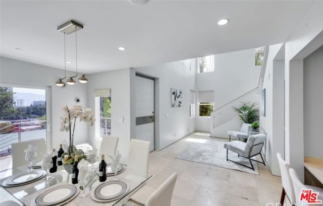 3943 Fredonia Drive ., Los Angeles, CA 90068