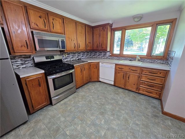 8401 Ericson Drive, Clarence, NY 14221