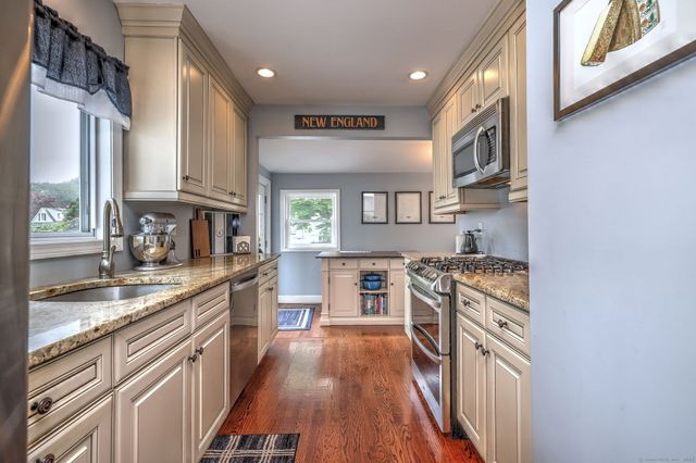 112 Harkness Drive, Milford, CT 06460