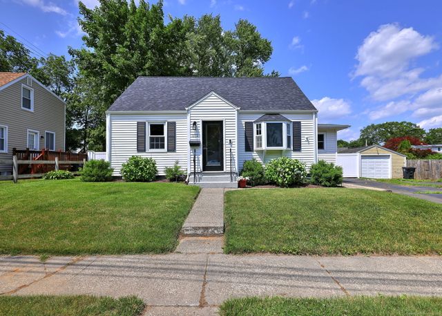 112 Harkness Drive, Milford, CT 06460