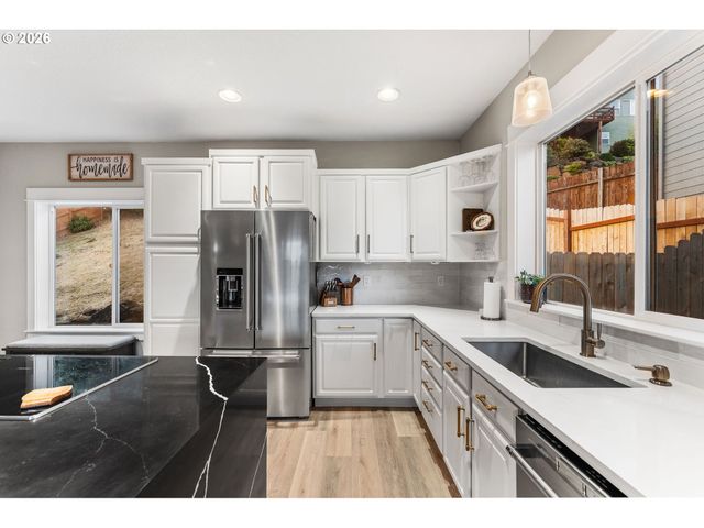 913 W Y St, Washougal, WA 98671