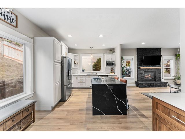 913 W Y St, Washougal, WA 98671