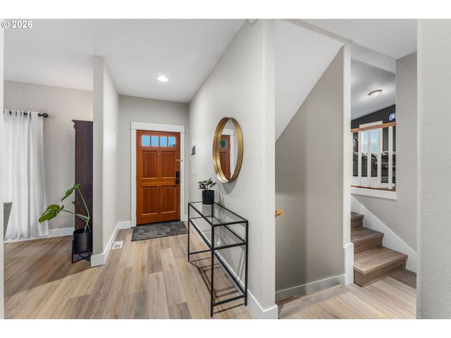 913 W Y St, Washougal, WA 98671