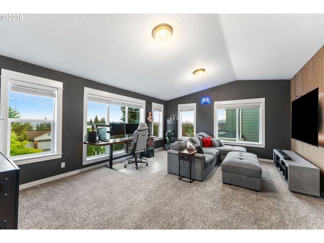913 W Y St, Washougal, WA 98671