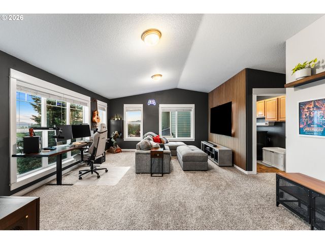 913 W Y St, Washougal, WA 98671
