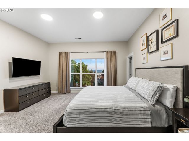913 W Y St, Washougal, WA 98671