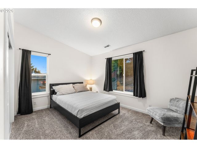 913 W Y St, Washougal, WA 98671
