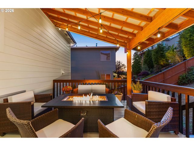 913 W Y St, Washougal, WA 98671