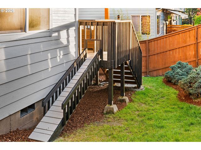 913 W Y St, Washougal, WA 98671