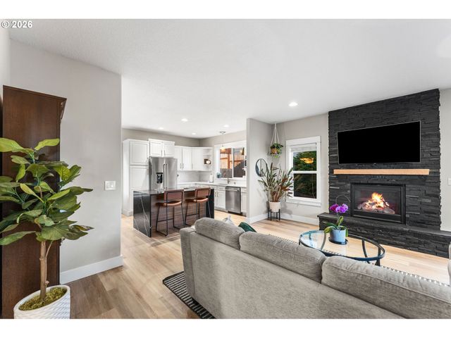 913 W Y St, Washougal, WA 98671