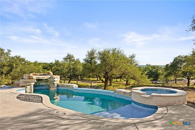 765 Legacy Hills Drive, Johnson City, TX 78636