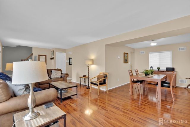 10 Old Bridge Plaza, Middlesex, NJ 08857