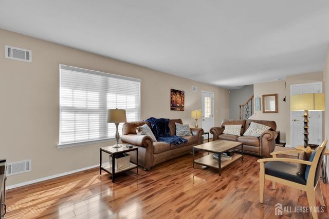 10 Old Bridge Plaza, Middlesex, NJ 08857