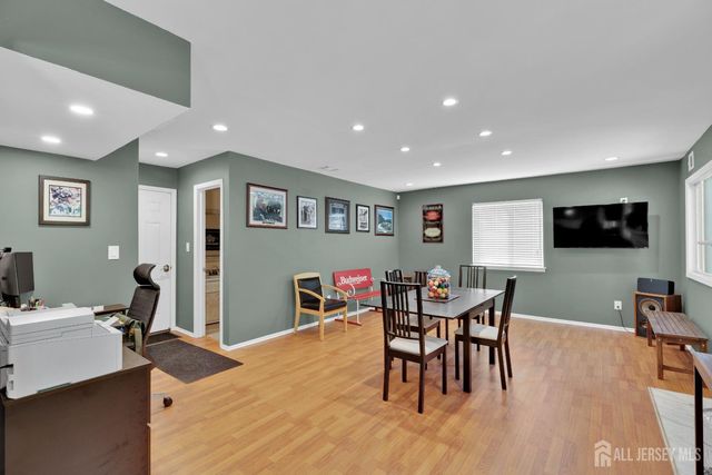 10 Old Bridge Plaza, Middlesex, NJ 08857