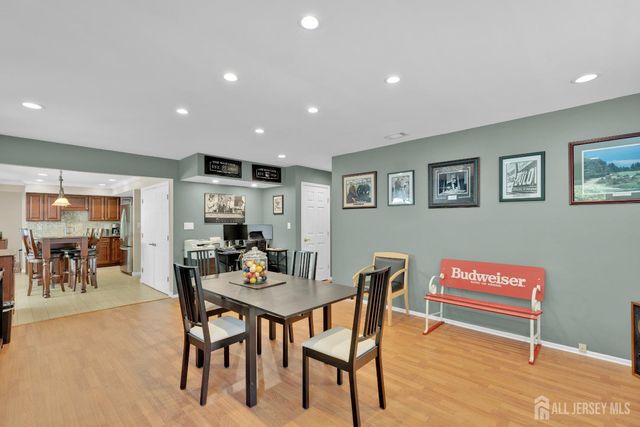 10 Old Bridge Plaza, Middlesex, NJ 08857