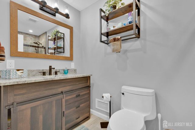 10 Old Bridge Plaza, Middlesex, NJ 08857