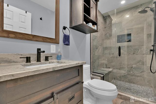 10 Old Bridge Plaza, Middlesex, NJ 08857