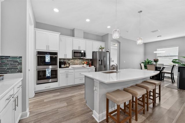 3925 SALIDA DELSOL DRIVE, Sun City Center, FL 33573