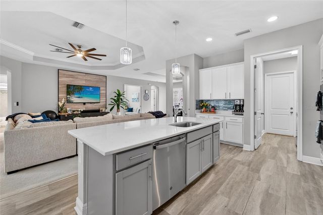 3925 SALIDA DELSOL DRIVE, Sun City Center, FL 33573