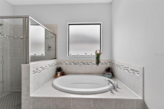 3925 SALIDA DELSOL DRIVE, Sun City Center, FL 33573